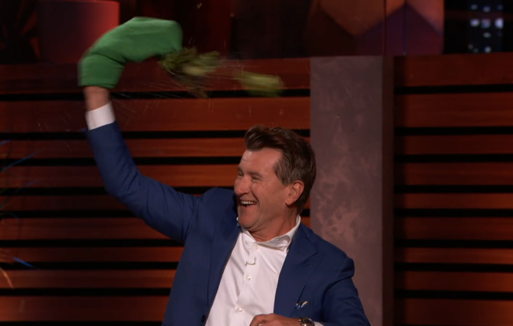 robert herjavec testing out salad sling