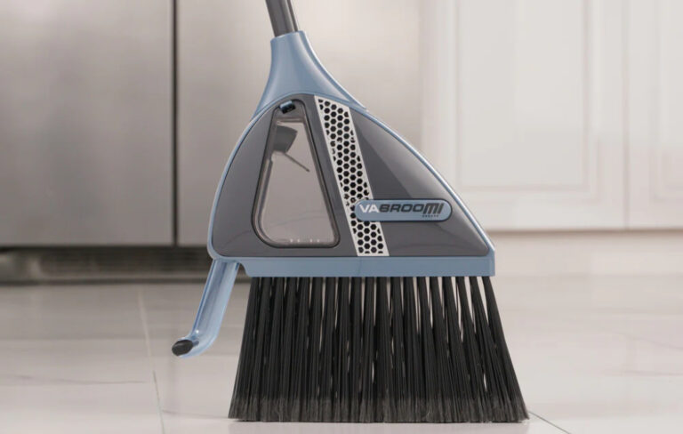 Broom with vacuum