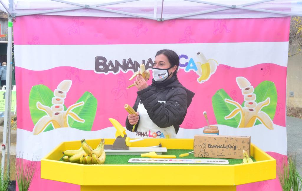 banana loca stand