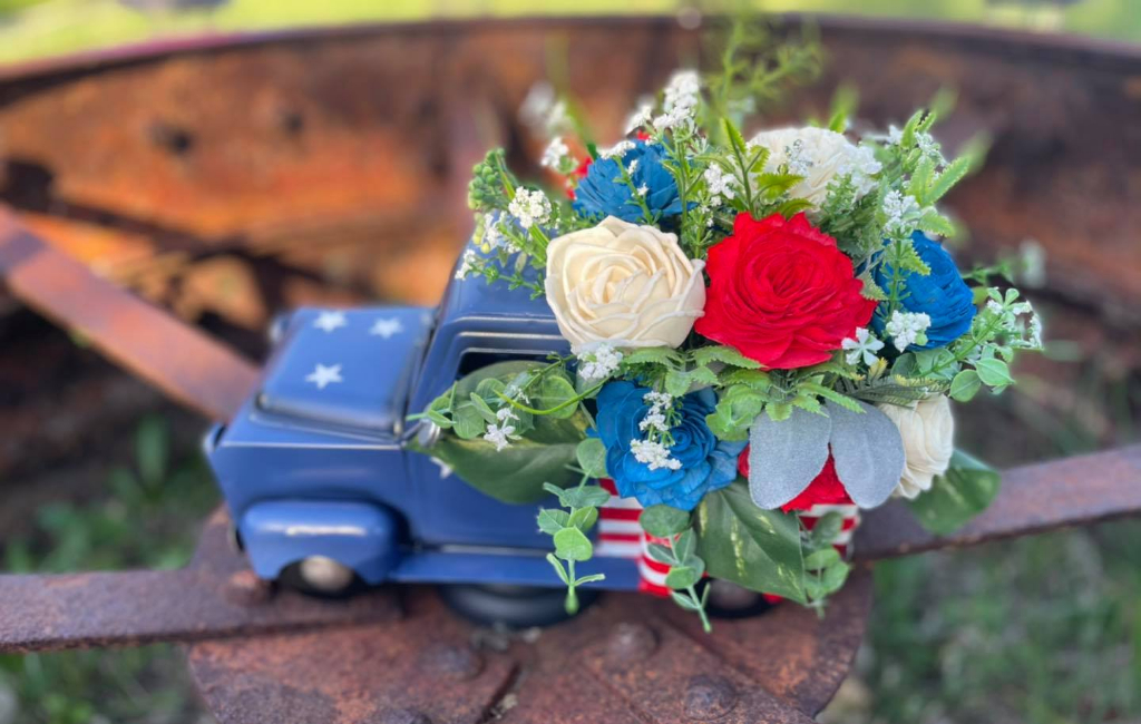 truck with wooden flowers