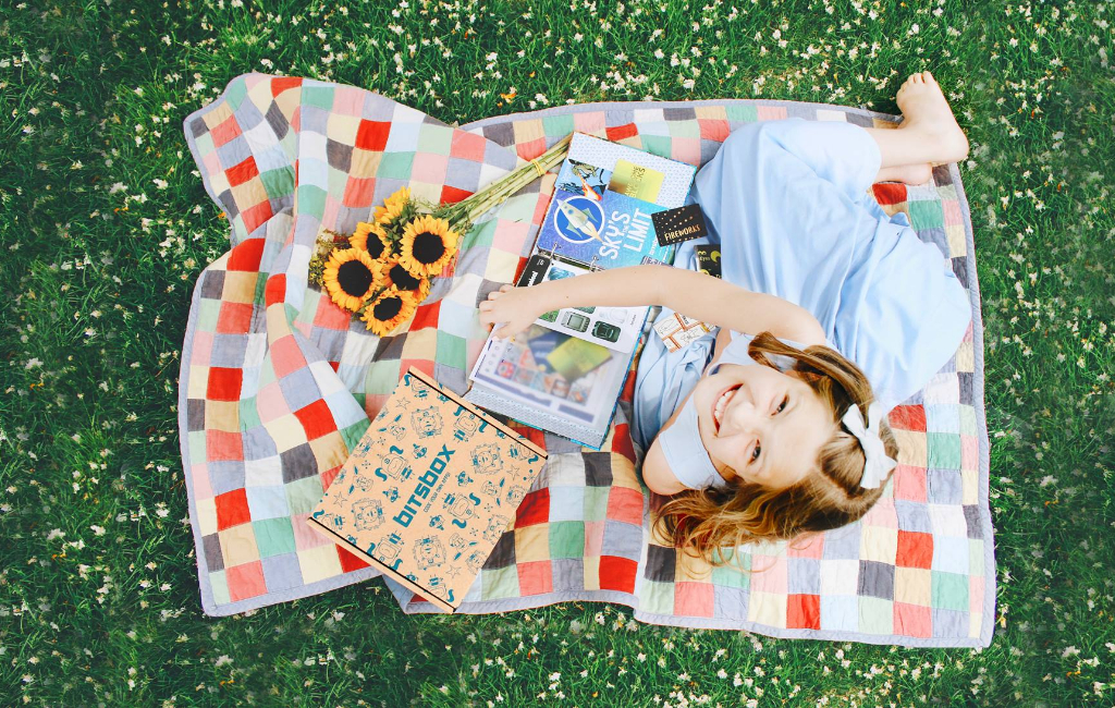 girl-blanket-grass