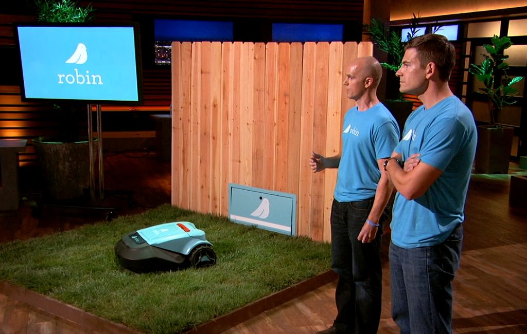 founders-of-robin-pitching-on-shark-tank