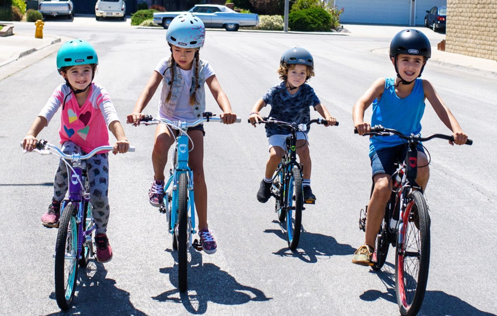 kids driving bikes