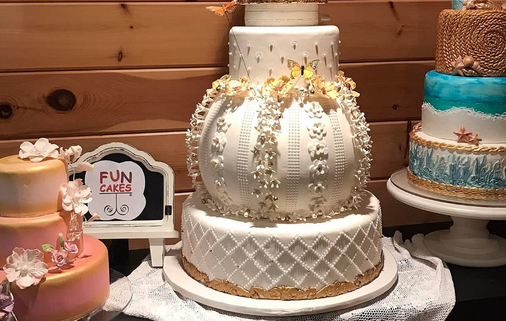 fun cakes wedding cakes