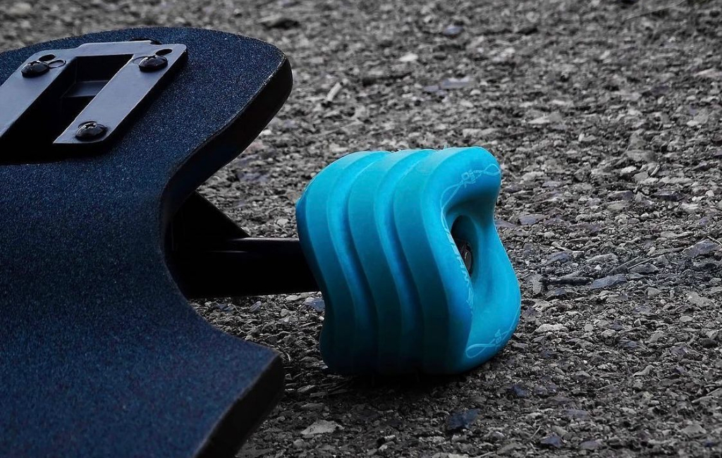 Skateboard wheel