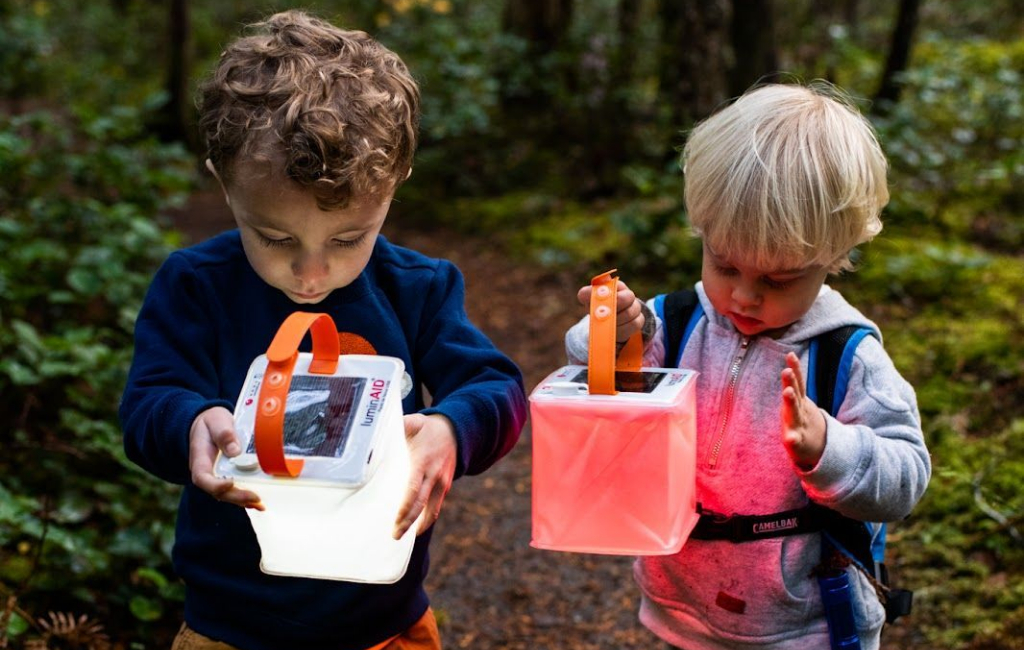 kids-with-luminaid-lamp