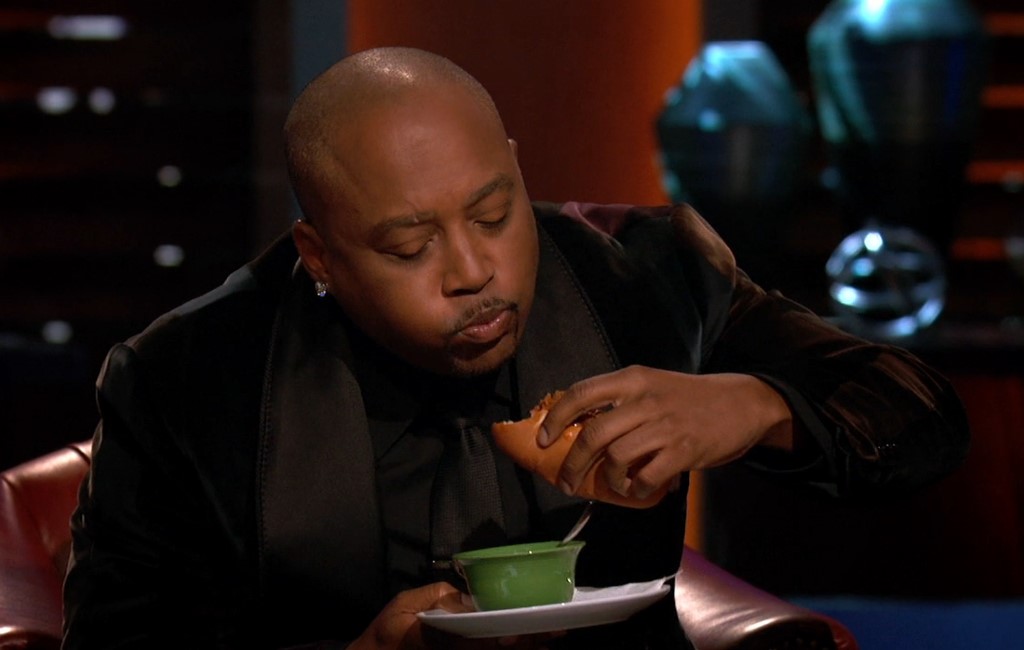 daymond-eating-custard-stand-hot-dog-chili