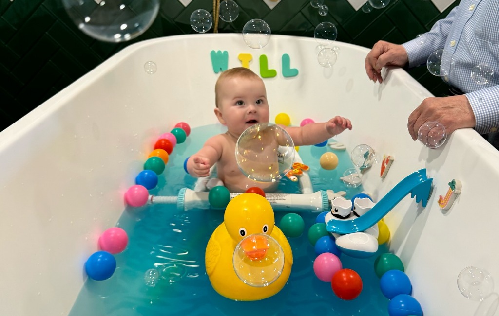 float-baby-floating-class-bathtub (1)