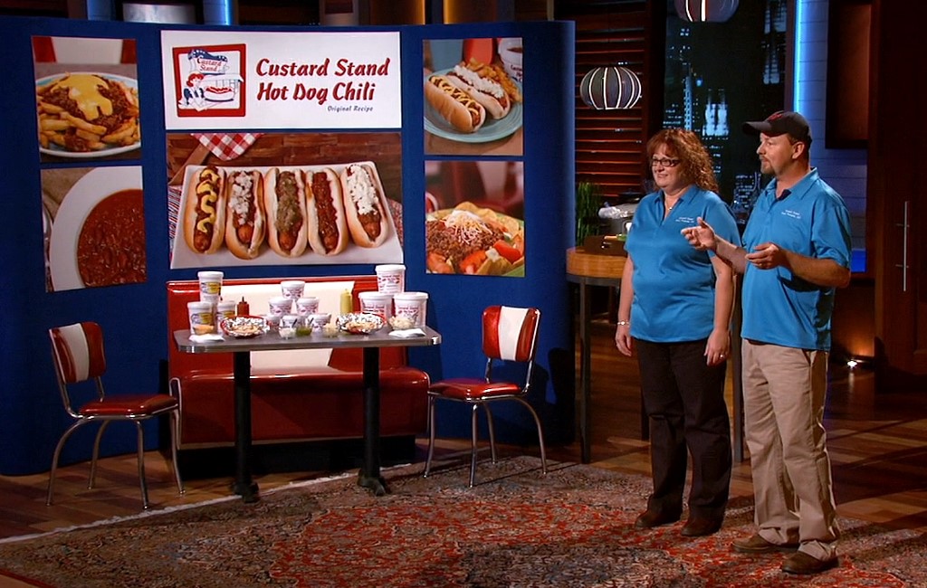 founders-of-custard-stand-hot-dog-chili