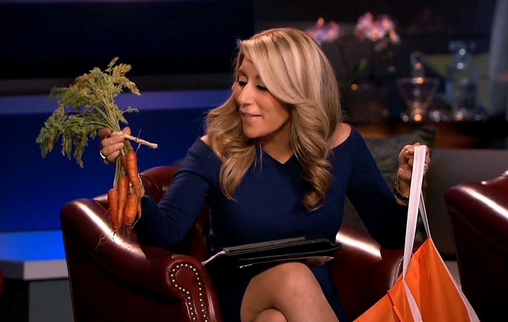 lori-checking-out-hungry-harvest-vegetables