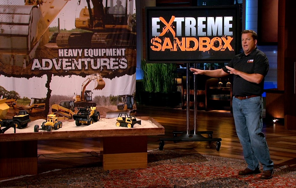 the-founder-of-extreme-sandbox-pitching-on-shark-tank