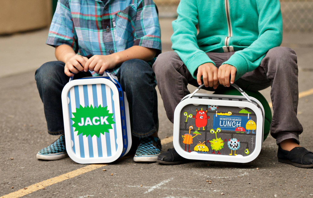 kids-with-yubo-lunch-boxes