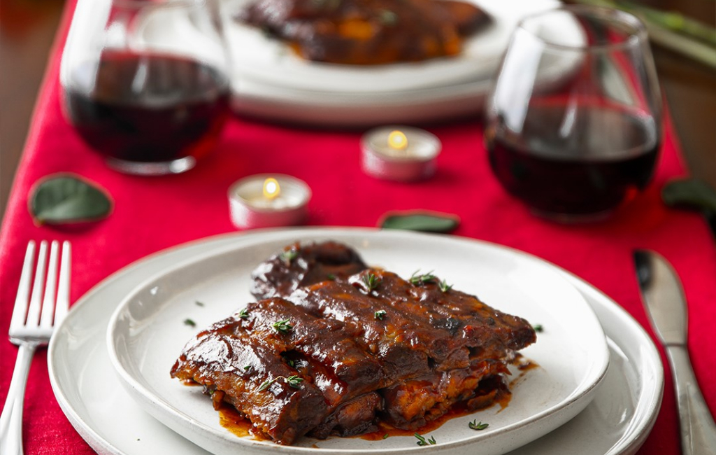 bbq-ribs-on-plate