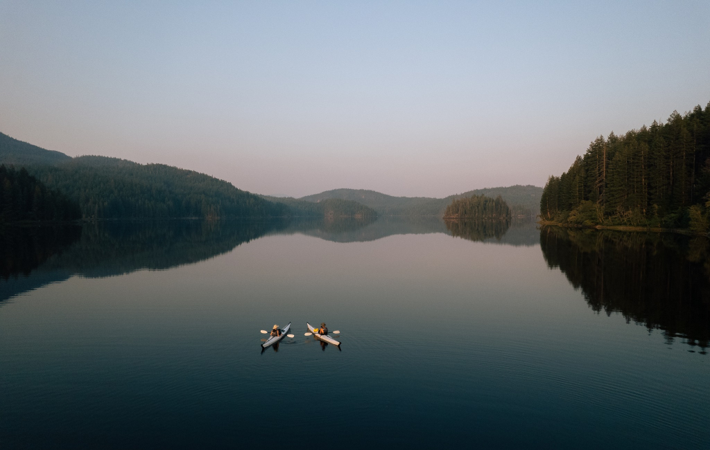 kayaking-on-river