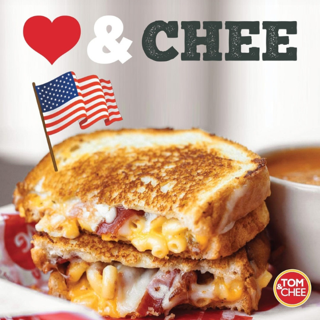 tom-chee-mac-bacon-sandwich