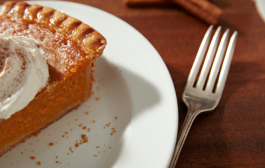 pumpkin-pie-on-plate