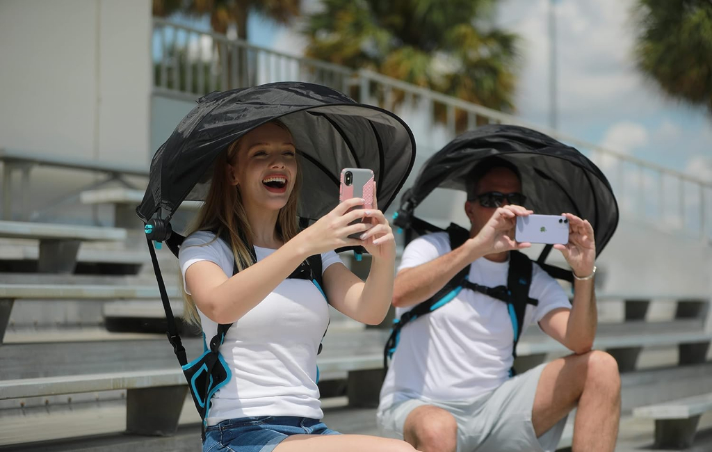 couple-wearing-nubrella