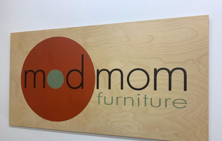 mod-mom-logo