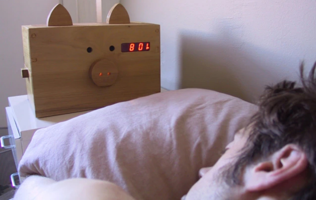 alarm-clock-near-bedside