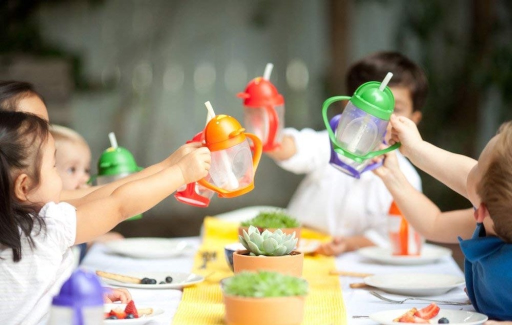 children-using-lollacup-sippy-cup