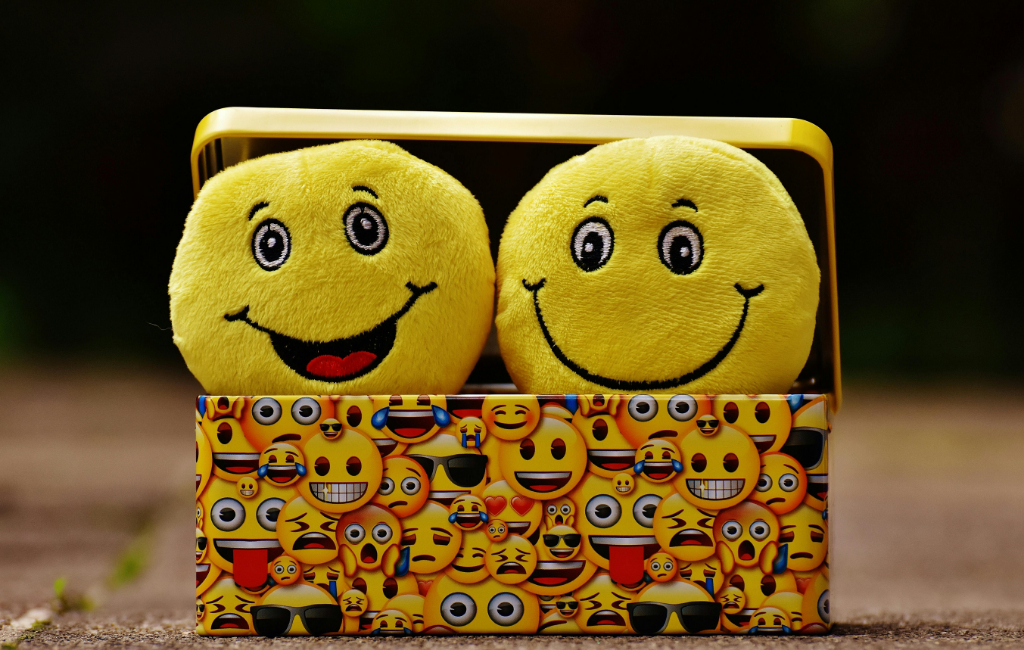 plush-smiley-toys