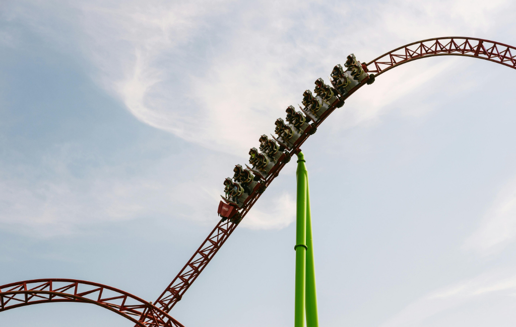 Rollercoaster-in-fun-park