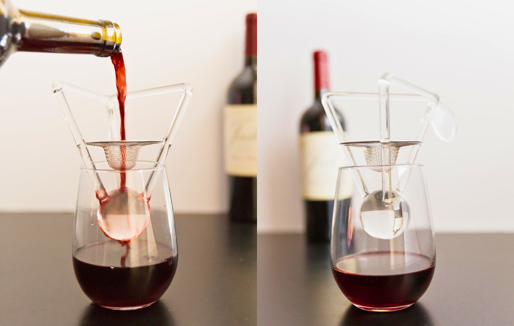 using-vinamor-wine-aerator