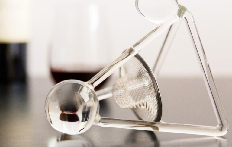 vinamor-wine-aerator-close-up